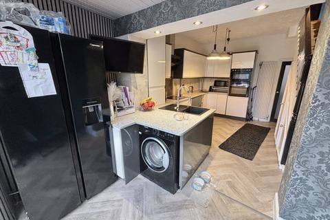 2 bedroom end of terrace house for sale, Melrose Avenue, Layton FY3