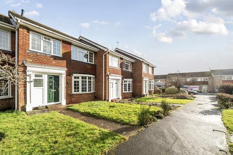 3 bedroom terraced house to rent, Collingwood Walk, Sittingbourne, Kent, ME10