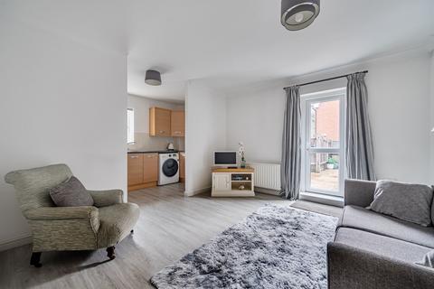 2 bedroom semi-detached house for sale, Kingfisher Road, Farnham, GU9