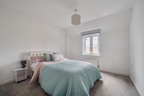 undefined, Kingfisher Road, Farnham, GU9