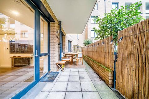 2 bedroom flat to rent, Hanbury Road, London W3