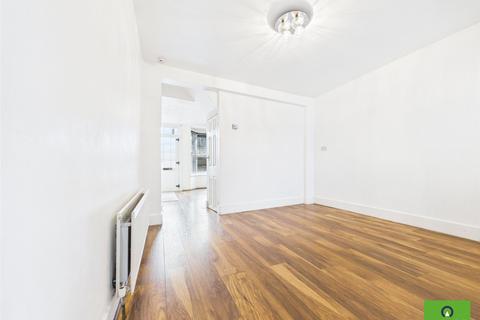 2 bedroom house to rent, Mill Lane, Essex RM20
