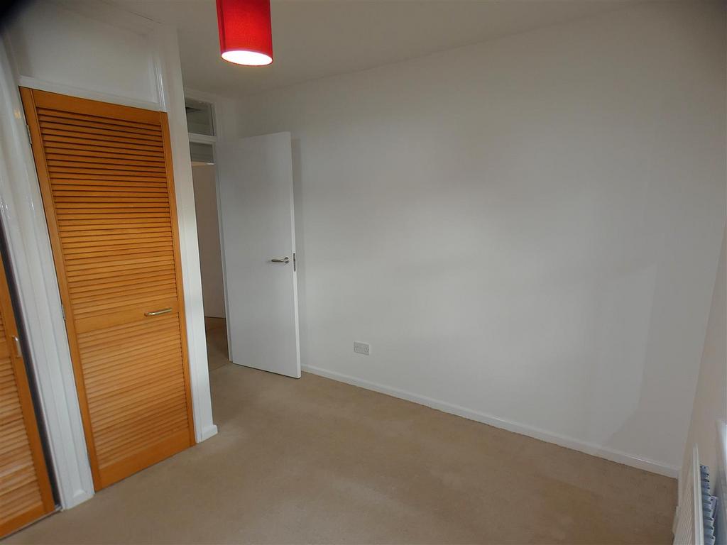 Bedroom...JPG