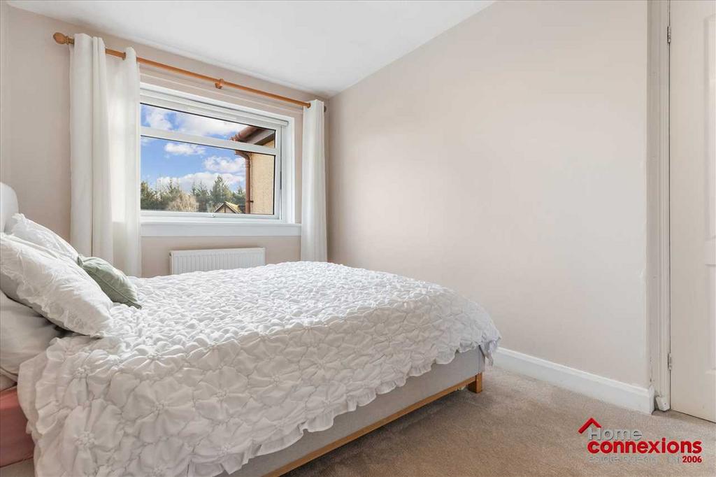 Bedroom One (3)