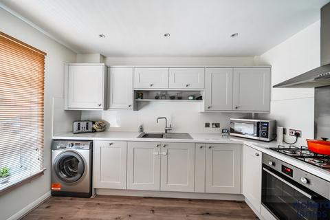 2 bedroom terraced house for sale, Meadow Road, Swindon, SN2
