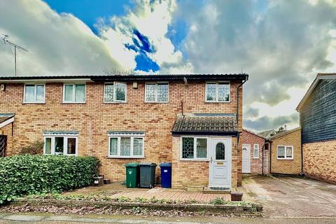 3 bedroom terraced house to rent, Marshalls Close, New Southgate, London N11