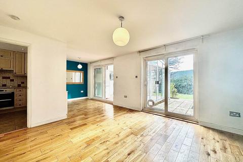 3 bedroom terraced house to rent, Marshalls Close, New Southgate, London N11