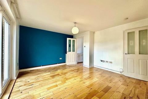 3 bedroom terraced house to rent, Marshalls Close, New Southgate, London N11