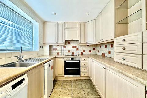 3 bedroom terraced house to rent, Marshalls Close, New Southgate, London N11