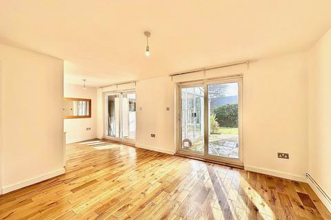 undefined, Marshalls Close, New Southgate, London N11