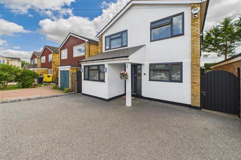 5 bedroom detached house for sale, Bramley Way, Mayland