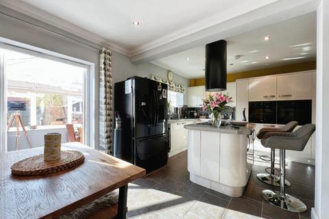 4 bedroom detached house for sale, Haywain Close, Kingsnorth, Ashford