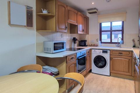 2 bedroom flat to rent, North Werber Place, Fettes, Edinburgh, EH4