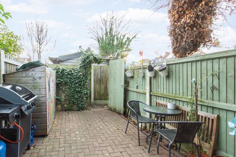 2 bedroom flat for sale, Douglas Road, Herne Bay, CT6
