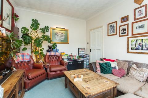 2 bedroom flat for sale, Douglas Road, Herne Bay, CT6