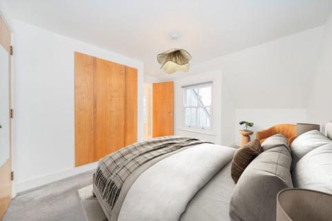 3 bedroom flat to rent, Matthew Parker Street, London SW1H