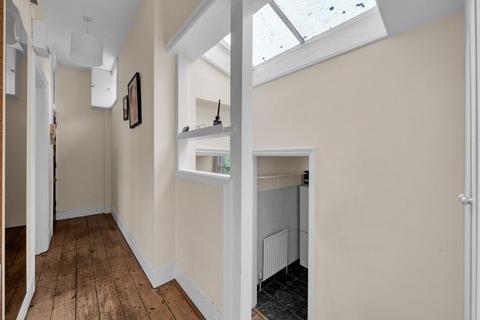 2 bedroom flat to rent, Holloway Road, London