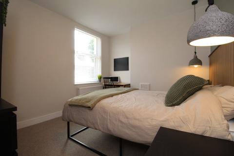 2 bedroom terraced house to rent, Norwood Road, Nottingham NG7