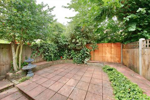 1 bedroom flat to rent, Royal Road, Teddington TW11