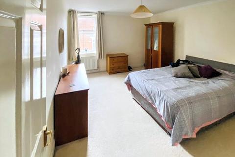 2 bedroom flat for sale, Bridge Street, Morpeth