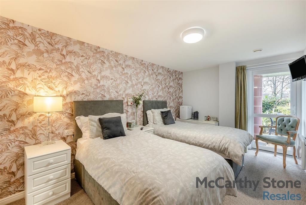 8668895-interior22.jpg