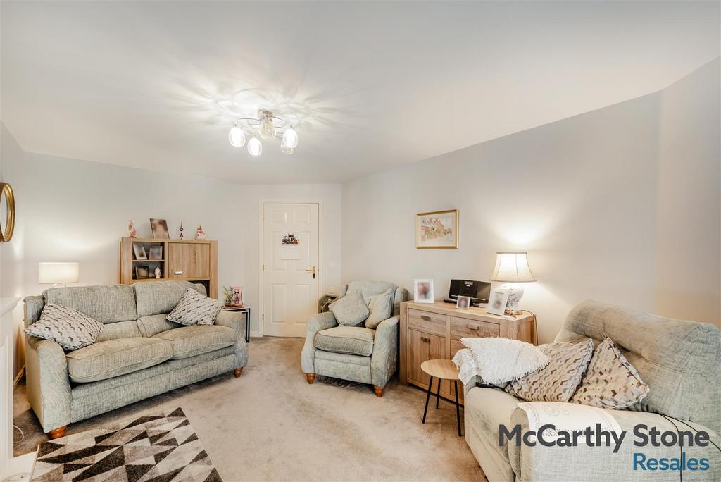 8673698-interior09.jpg