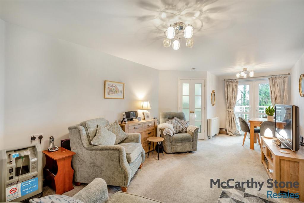 8673698-interior12.jpg