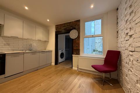3 bedroom terraced house to rent, Dale Street, Tunbridge Wells
