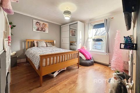 2 bedroom end of terrace house for sale, Upper Elms Road, Aldershot, Hampshire