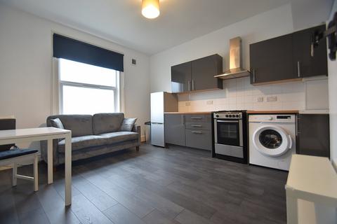 1 bedroom flat to rent, Elm Grove, Hampshire PO5