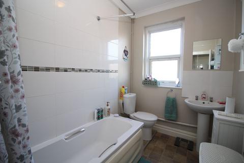 1 bedroom flat to rent, Flat , Alton Lodge, - Alton Road, Clacton-on-Sea