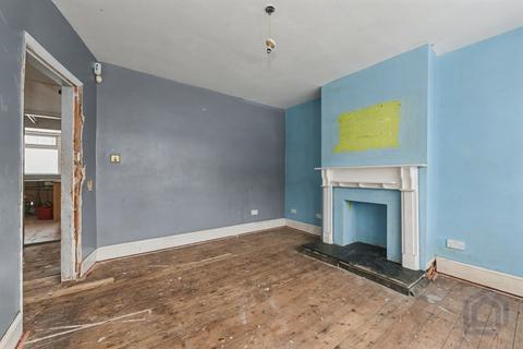 3 bedroom semi-detached house for sale, Oldbury B68