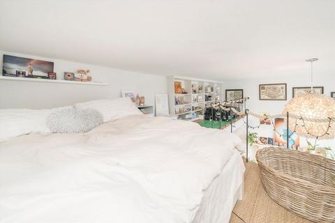 1 bedroom flat for sale, Castletown Road, London W14