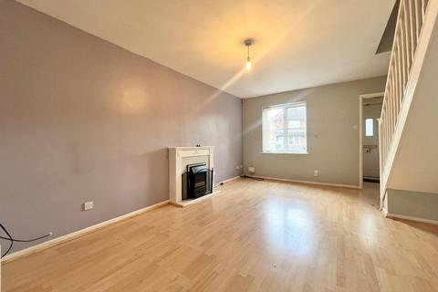 2 bedroom semi-detached house to rent, Wingfield Road, Bilton Grange, Hull, East Yorkshire, HU9
