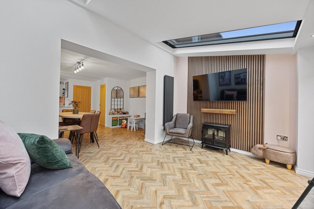 Versatile living accommodation