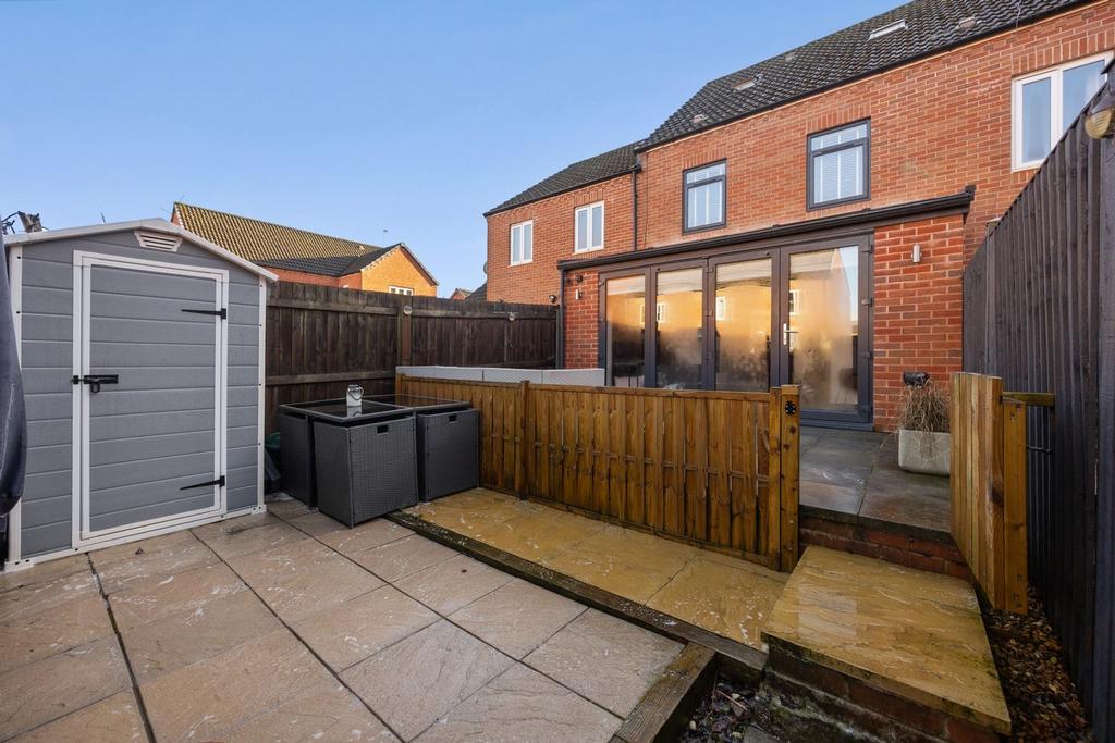 Lower patio area