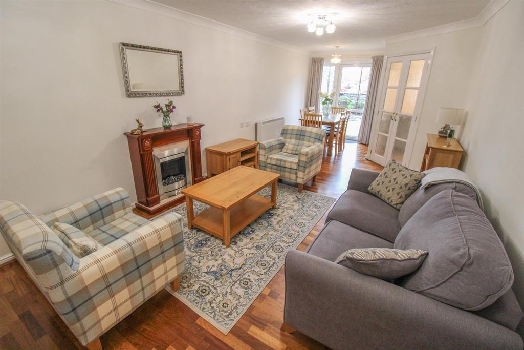 Lounge dining room