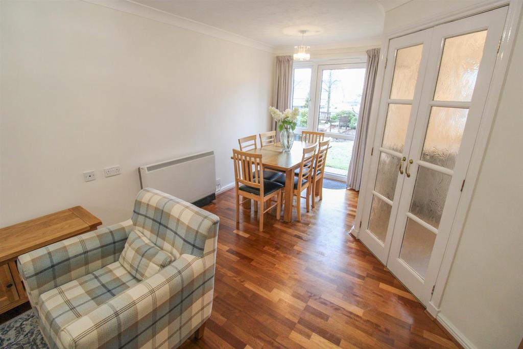 Lounge dining room