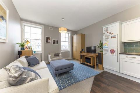 3 bedroom flat for sale, Slievemore Close, London SW4