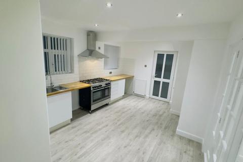 3 bedroom semi-detached house to rent, Raynville Grove, Bramley, Leeds, LS13 2RP