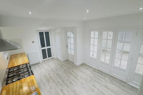 3 bedroom semi-detached house to rent, Raynville Grove, Bramley, Leeds, LS13 2RP