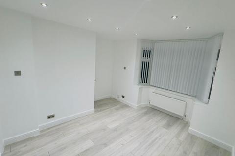 3 bedroom semi-detached house to rent, Raynville Grove, Bramley, Leeds, LS13 2RP