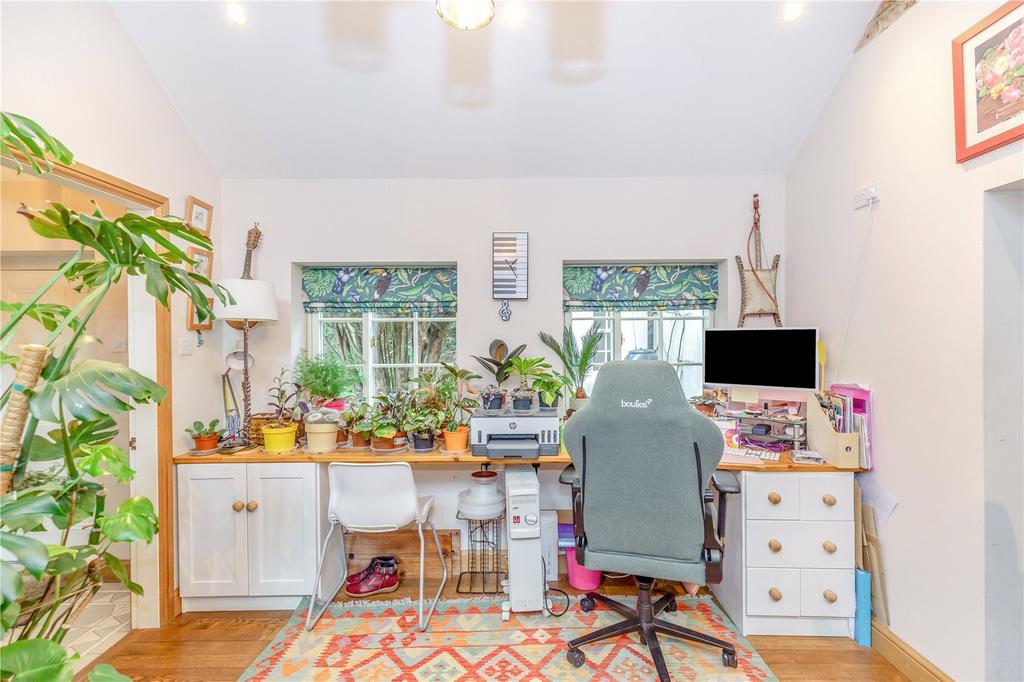 Bedroom 4/Office