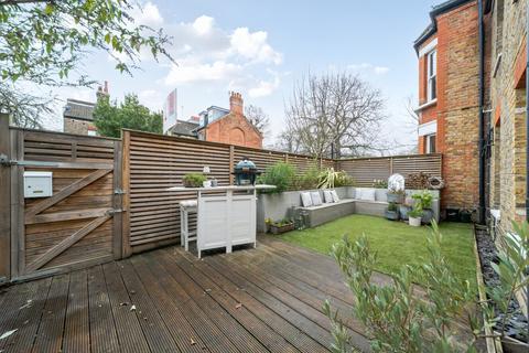 2 bedroom flat for sale, Haverhill Road, Balham, London, SW12