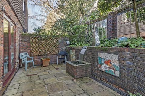 4 bedroom semi-detached house for sale, Mill Hill NW7