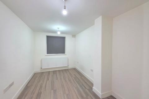 1 bedroom flat to rent, Ground Floor Studio Rear, Howard Road, Cricklewood, NW2