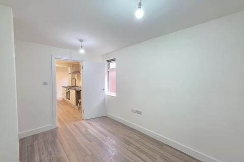 1 bedroom flat to rent, Ground Floor Studio Rear, Howard Road, Cricklewood, NW2
