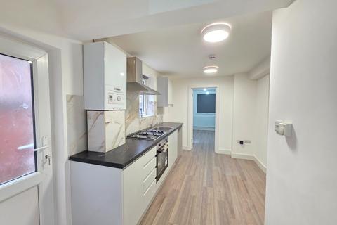 1 bedroom flat to rent, Ground Floor Studio Rear, Howard Road, Cricklewood, NW2