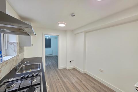 1 bedroom flat to rent, Ground Floor Studio Rear, Howard Road, Cricklewood, NW2