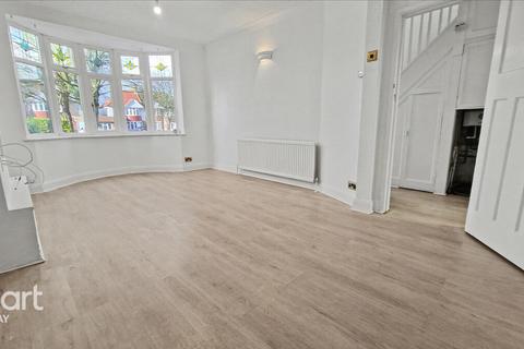 3 bedroom semi-detached house to rent, City Way, Rochester